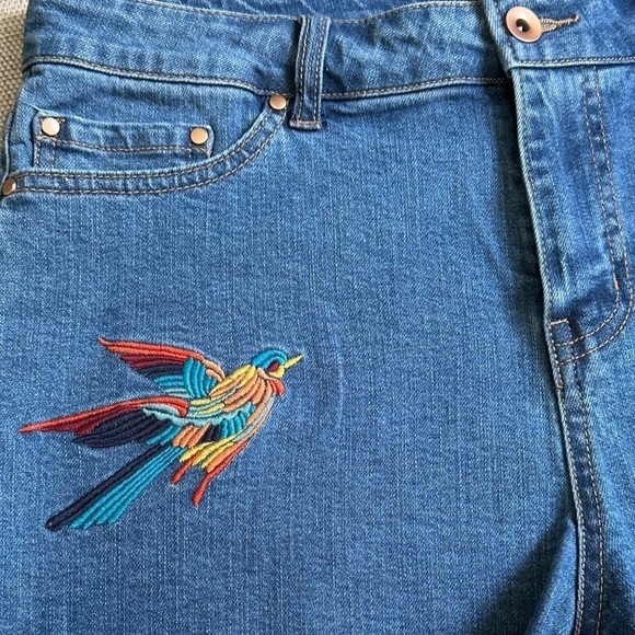 Highline Collective Embroidered Fringe Hem Denim Jean Shorts Floral/Bird NWT - Picture 3 of 9